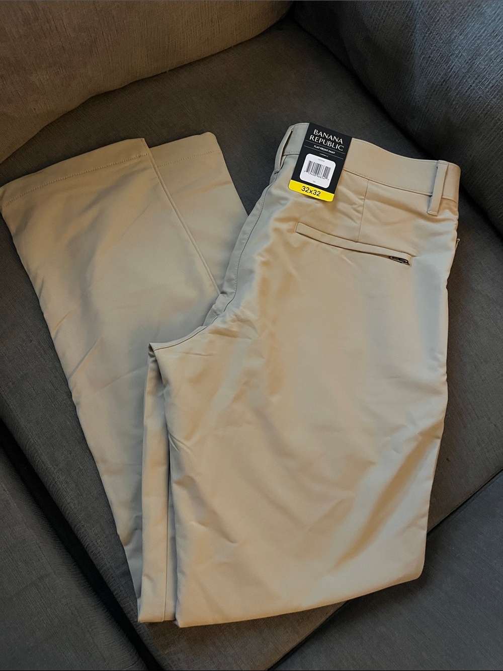 NWT Banana Republic Men’s Chinos Tan 32x32 back zipper pocket